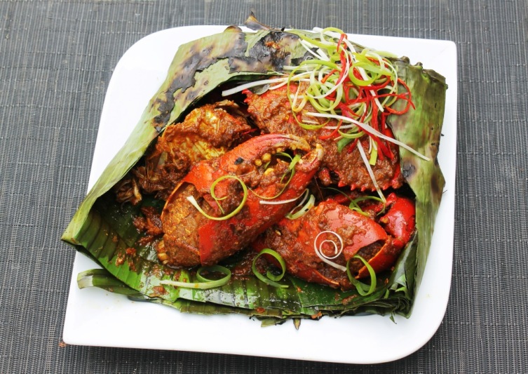 kepiting asap bumbu pedas smoked crab wrapped in banana leaves with spicy chili shallots garlic shrimp paste